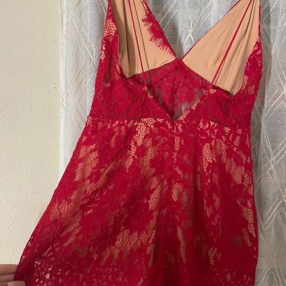 NWT Tobi red eyelash lace romper sz M - Picture 2 of 2